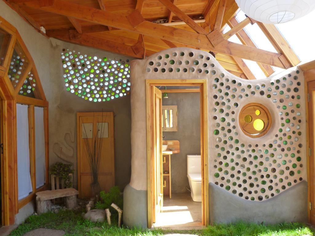 Earthship Patagonia Eco Accommodations El Bolsón Rum bild