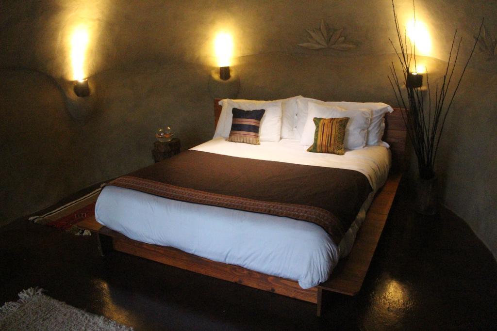 Earthship Patagonia Eco Accommodations El Bolsón Rum bild